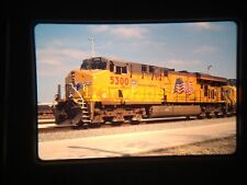 7U13 TRAIN SLIDE Railroad 35MM Photo UP 5300ES44AC FORT WORTH TEXAS 2-19-11 picture