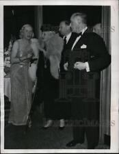 1949 Press Photo New York Suzy Soldior, Mrs. Cornelius Vanderbilt NYC picture