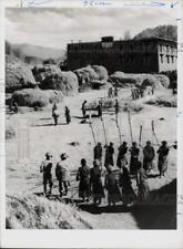 1964 Press Photo Harvest Scene in Nedong County, Tibet - hpa48962 picture