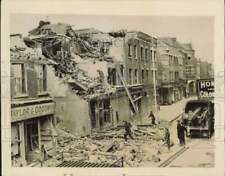 1940 Press Photo Wreckage of the Lambeth Walk after the German bombing in London picture