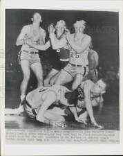 1954 Press Photo Seton Hall vs. Wake Forest game action at Madison Square Garden picture