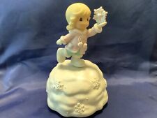 precious moments *Musical plays “Winter Wonderland” vintage figurine picture