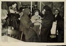 1940 Press Photo Nuns feed survivors of Italian steamer Orazio, France, WWII picture