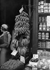 Sale exotic fruits Hediard place de la Madeleine Paris France 1931 Old Photo 1 picture