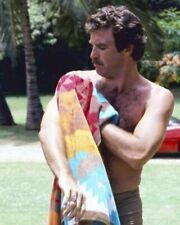 Tom Selleck beefcake bare chested dries himself with towel Magnum 8x10 photo picture