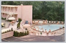 Postcard Cleveland Ohio Valley View Motel Swimming Pool People Vacation Unposted picture