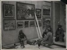 1936 Press Photo Paris Artists Hanging Pieces at Autumn Salon Exhibition picture