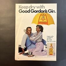 1973 GORDON'S GIN Umbrella Couple vintage art print ad picture