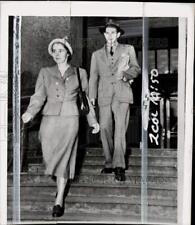 1949 Press Photo Accused Communist spy Alger Hiss & wife Priscilla at trial, NY picture