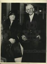 1931 Press Photo Reverend and Mrs. H.J. McKinnell in Chicago enroute to Arizona. picture