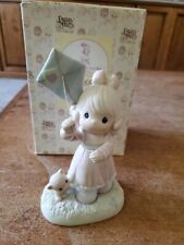Precious Moments Figurine 528609 Sending My Love Your Way - in box picture