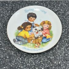 Avon Mother's Day Porcelain Plate Loving Is Caring 1989 Vintage picture