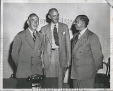 1950 Press Photo Nesco and Pan American representative. picture