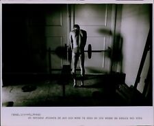LG854 1979 Original Photo BODYBUILDER PUMPING UP Lifting Heavy Barbell Muscles picture