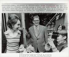 1972 Press Photo Julie Nixon Eisenhower visits relatives in Bethel, Connecticut picture