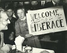 Original photograph, Liberace arrives for his UK/London Tour 1956 picture