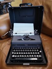 ROYAL 1948 QUIET DE LUXE TYPEWRITER IN GOOD WORKING ORDER WITH ORIGINAL CASE... picture
