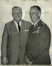 1966 Press Photo General Thomas S. Moorman with William Childress at Jung Hotel picture