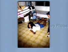FOUND COLOR PHOTO I+8769 PRETTY TEEN GIRL POSED LAYING ON FLOOR picture