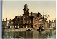 Yarmouth, Town Hall. Vintage Photochromy, Photochromy, Vintage Photochrome picture