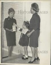 1967 Press Photo Lias Fitzmorris and others of March of Dimes at 700 Emerald picture