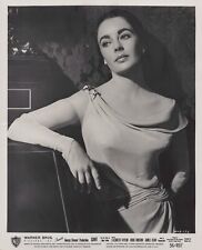 Elizabeth Taylor (1956) 🎬⭐ Beauty Hollywood Actress - Alluring Pose Photo K 182 picture