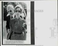 1974 Press Photo Carol Burnett and Joe Hamilton at Mama Cass Elliot funeral picture