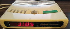 Vintage GPX Gran Prix AM/FM Radio Alarm Clock, model D520 White Works Great picture