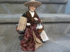 Byers Choice Caroler Colonial Williamsburg Shopper Lady 2003 RARE picture