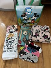 Lot Of 7 Mickey/Minnie Mouse Items. picture