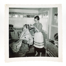 Curlers & Hair Dye at Home Photo 1950s DIY Kitchen Hairdresser Snapshot C3354 picture