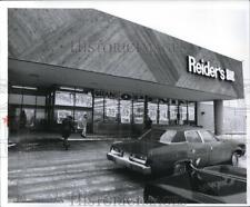 1976 Press Photo Reider's Supermarket at Rockside & Northfield - cva93349 picture