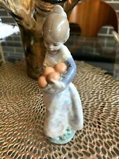Lladro Spain Figurine #4841  Valencian Girl with Oranges  picture