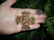 Vintage CAPRI - gold tone - MALTESE CROSS shaped flower - pendant PIN - brooch picture