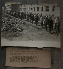 Press Photo WW1 1917 New York Conscript Army Learning Military Tactics March picture