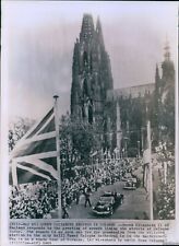 1965 Queen Elizabeth Ii Greeted By Crowds Cologne Germany Royalty Wirephoto 7X9 picture