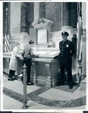 1963 Washington DC Declaration of Independence in National Archives Press Photo picture