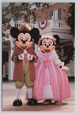 Walt Disney World Epcot Center Lot of 10 Vintage Postcards - Unposted (Lot #12) picture