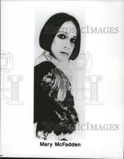 1991 Press Photo Fashion Designer-Mary McFadden for Fall 1989 collection picture