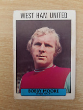 A&BC PURPLE BACK FOOTBALL CARD 1971 #18 BOBBY MOORE picture