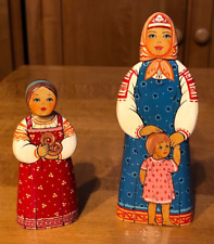 Set of 2 Vintage Hand Painted Small Russian Wooden Dolls Girl Figurines - Signed picture