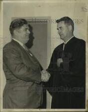 1969 Press Photo A. Russell Roberts & Judge Gordon Bynum at Gretna Courthouse picture