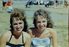VTG 1950s 35MM NEGATIVE BEACH SCENE BLONDES SMILING CLOSEUP YDM-8 picture