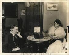 1949 Press Photo Couple listens to radio broadcast over headphones - piw14278 picture