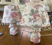 PAIR of ADORABLE VINTAGE KITTEN LAMPS MID CENTURY CHILD'S ROOM LIGHT Pink & blue picture