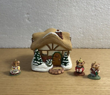 Vtg Hallmark A Moustershire Christmas Miniature Cottage with 3 Mice Figures 1995 picture