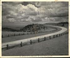 1966 Press Photo The Blue Ridge Parkway, Northern Wilkes County, North Carolina picture