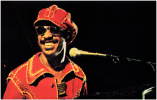 Stevie Wonder Live Onstage Bedazzled & Smiling 1977 Postcard Photo Mike Roberts picture