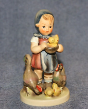🐝 Goebel 199/0 FEEDING TIME  figurine 1948 Girl feeding Chickens picture