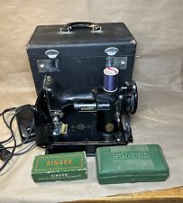 VINTAGE 1952 SINGER MODEL 221-1 FEATHERWEIGHT SEWING MACHINE & CASE. BEAUTIFUL picture